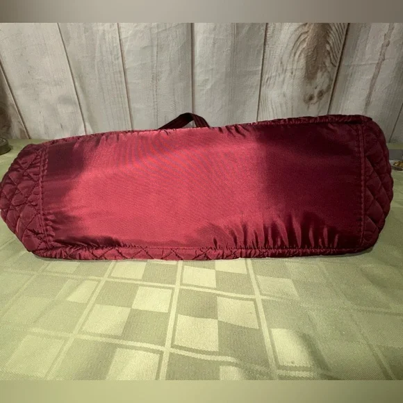 Discontinued Donna Sharp Quilted Tote with Double Handles - Picture 10 of 11